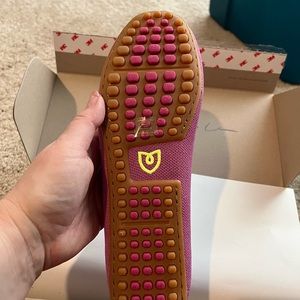 New, never worn. Changed mind. Lavender color that is no longer available.